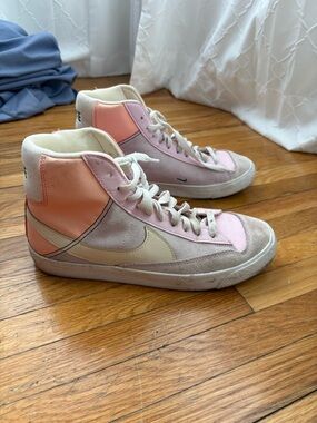 Nike Women's Mid-Top Sneakers in Pink and Peach